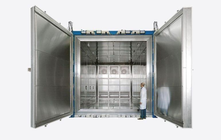 walk-in-chamber-for-environmental-stress-screening-on-antennas-and-satellite-components